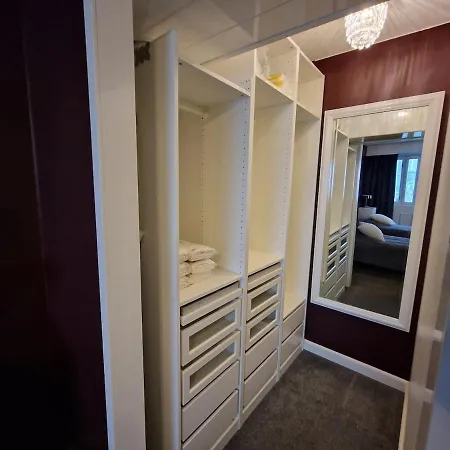 Апартаменты Stylish And Bright One-bedroom